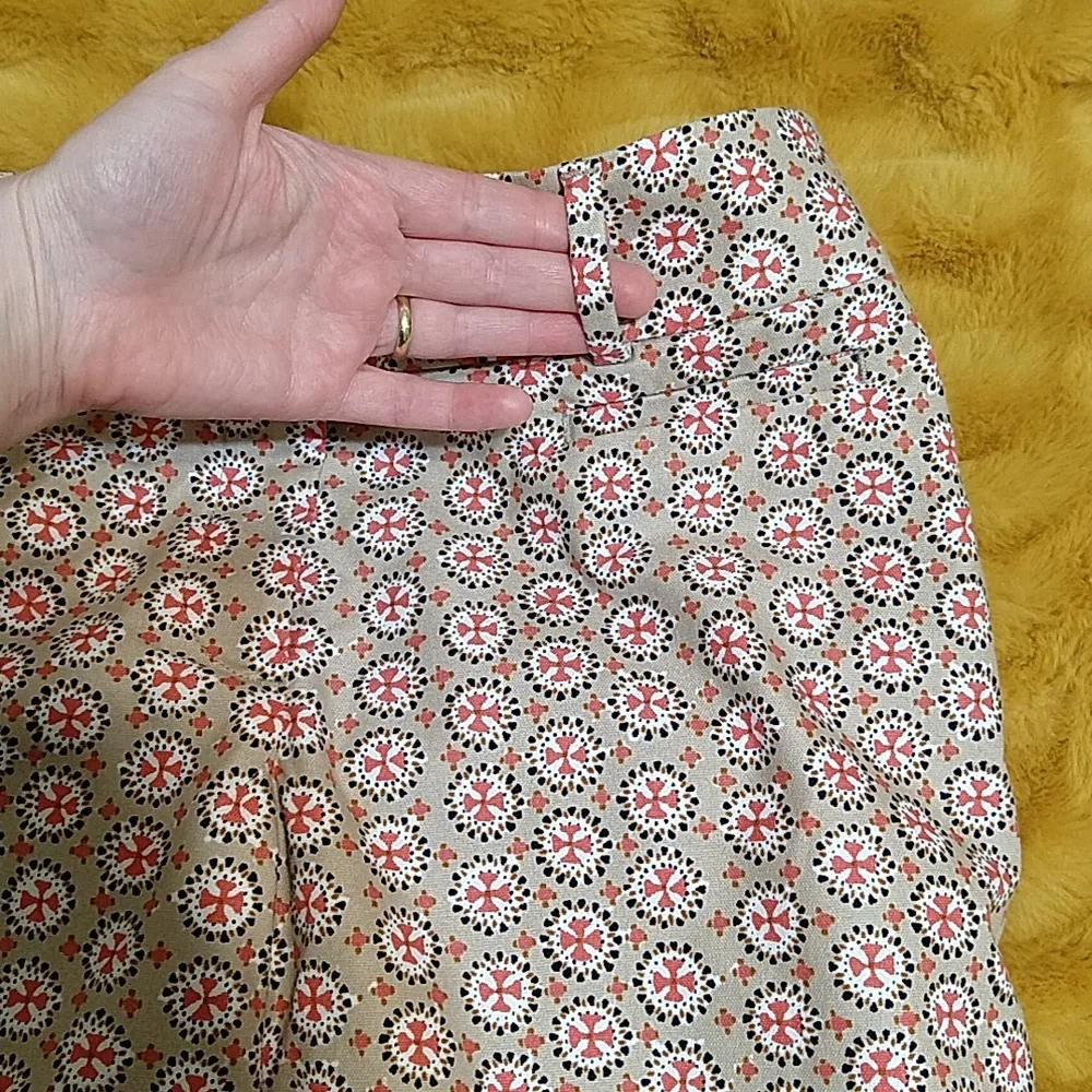 LOFT Cropped Pants - Picture 12 of 14